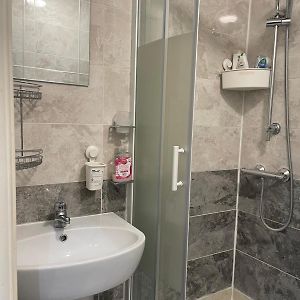 Single Room Private Bathroom